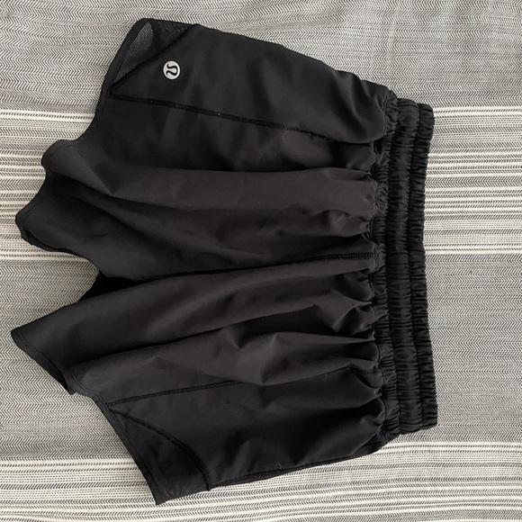 Hottie tottie shorts - Picture 2 of 3